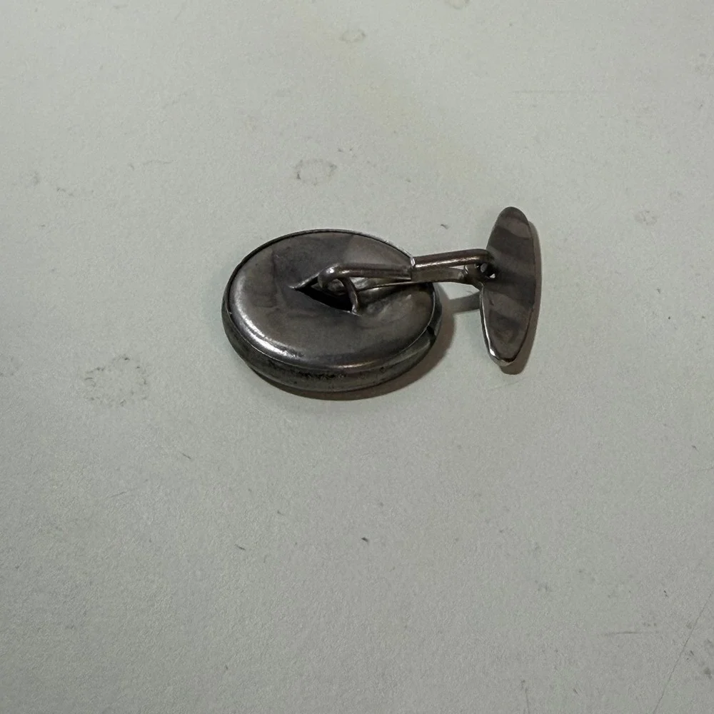 Vintage Silver Tone Downhill Skier Cufflink Single Round Textured Winter‎ Sports